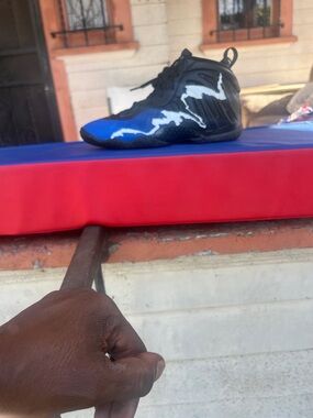 Nike Kids Black & Blue Sneakers with White Accent